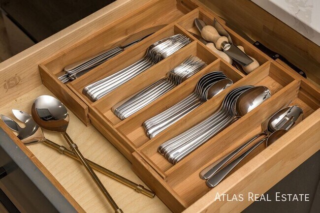 Building Photo - 5210 Quay St