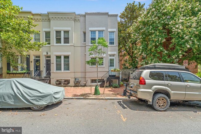 Building Photo - 1647 34th St NW