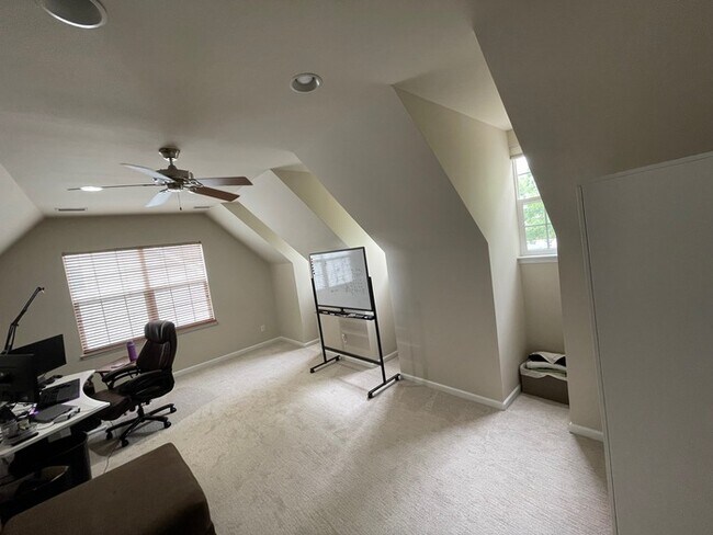 Building Photo - 9709 Glenburn Ln