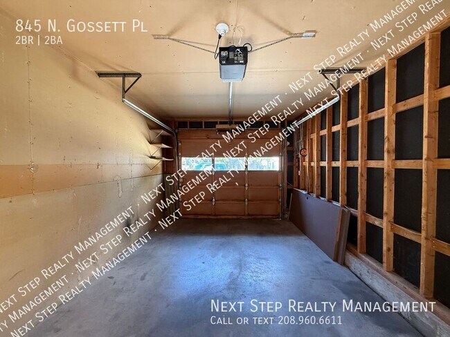 Building Photo - 845 N Gossett Pl