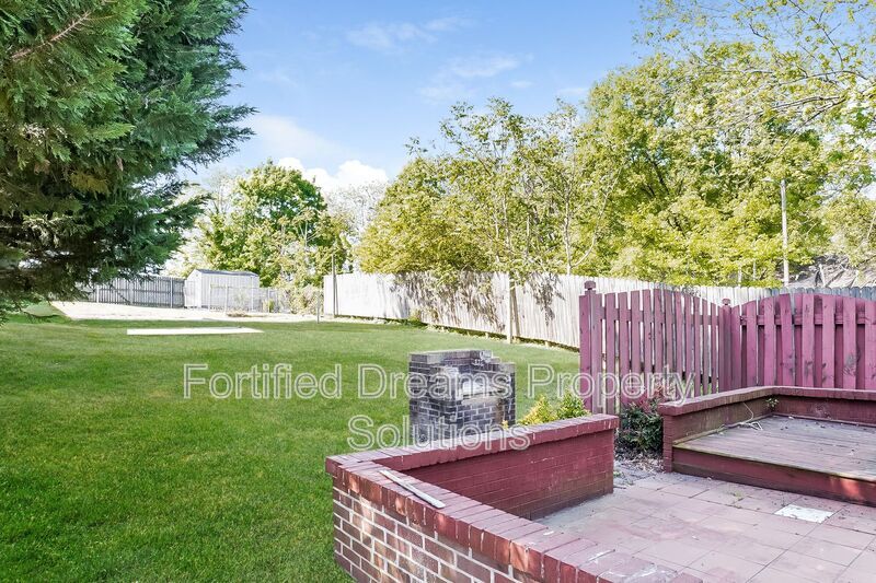 Building Photo - 842 Efird St