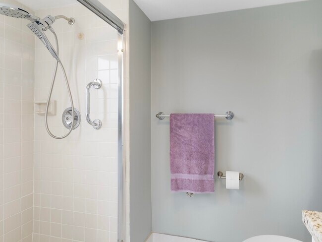 Building Photo - 14527 Bonaire Blvd