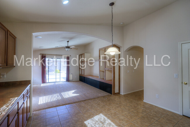 Building Photo - 3Bed/2Bath at Bell and Sarival! $399 MOVE-...