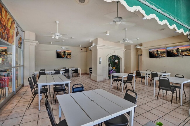 Building Photo - 18041 Biscayne Blvd