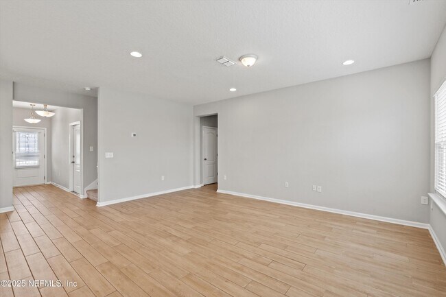 Building Photo - 8047 Arctic Fox Rd