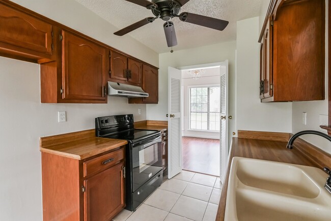 Building Photo - 6567 W Crystal Oak Cove