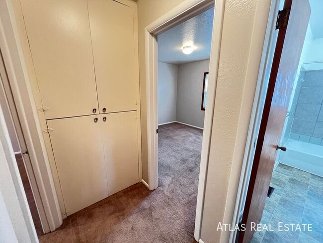 Building Photo - 2519 Wood Ave