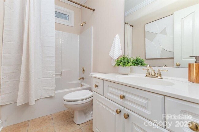 Building Photo - 3439 12 Oaks Pl