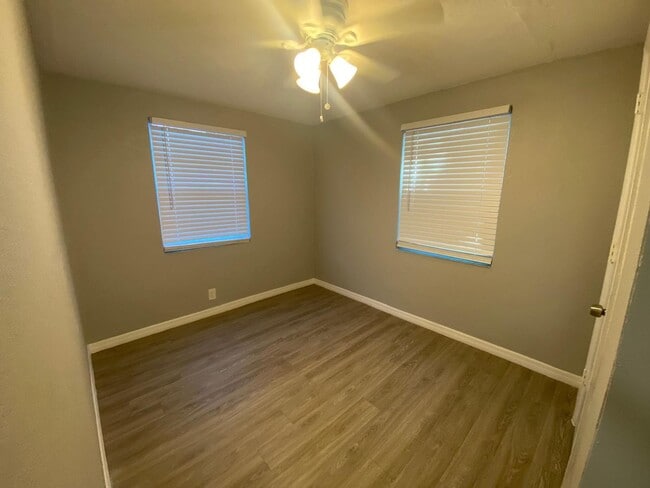 Building Photo - Fully Renovated 3-Bedroom Concrete Block Home in Tampa!