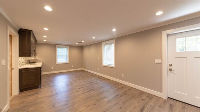 Building Photo - 3935 Briaridge Cir