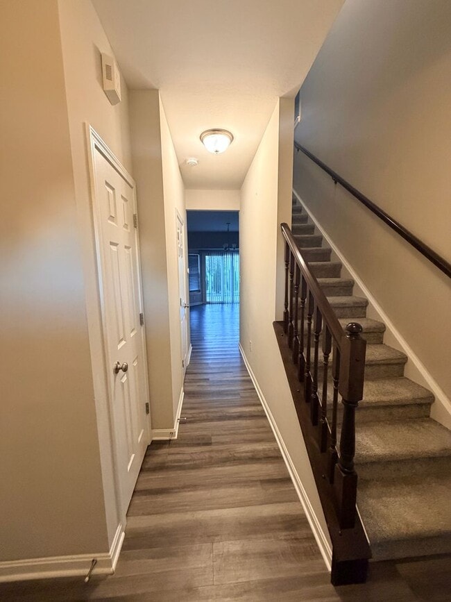 Building Photo - 1325 Horse Shoe Bnd