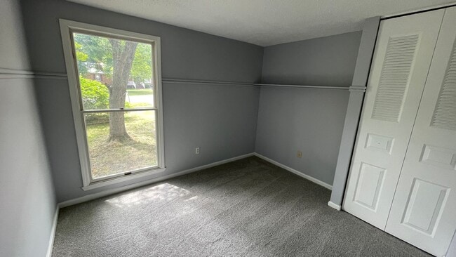 Building Photo - Chesterfield Rancher with Open Concept
