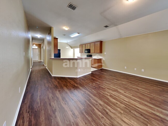 Building Photo - 9613 Glenshee Dr