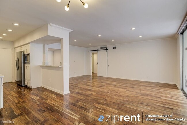 Building Photo - 1 br, 2 bath Condo - 7260 Hillside Avenue,...