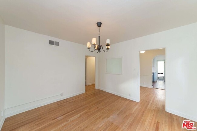 Building Photo - 3167 Rowena Ave