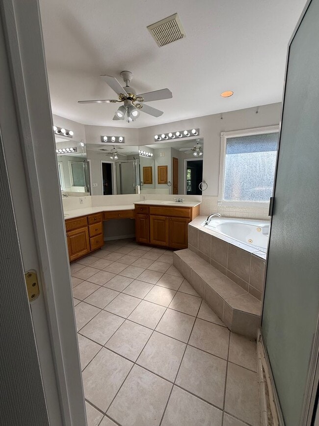 Building Photo - NEW ON MARKET (PRICE DROP!!)