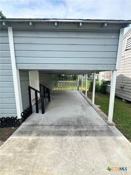 Building Photo - 1401 E Mimosa Ave