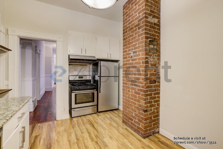 Building Photo - 307 Austin St