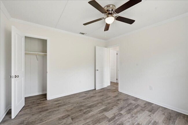 Building Photo - 526 Ochlahatchee Dr