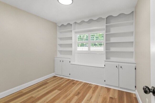 Building Photo - Renovated Winter Park Pines Home for Lease