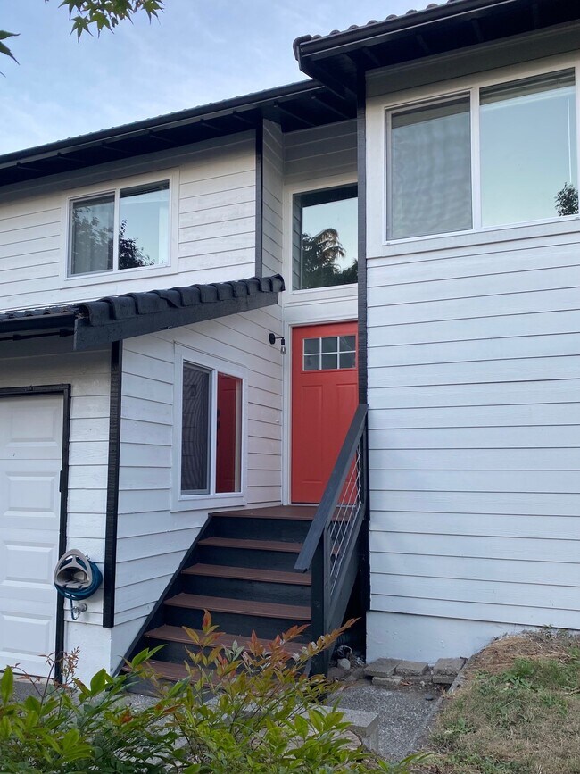 Primary Photo - 1016 NE 105th St