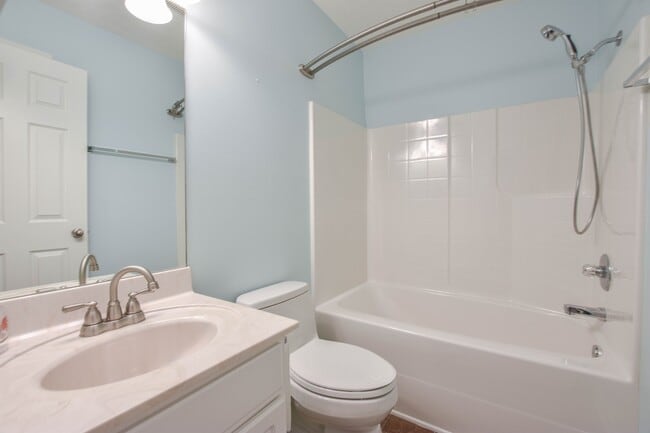 Building Photo - Pet Friendly Near i24!