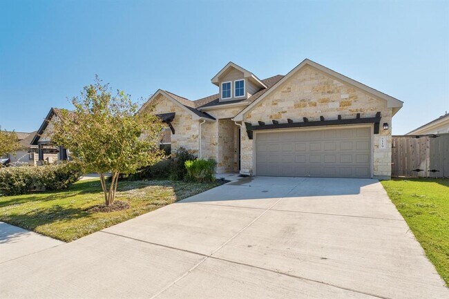 Primary Photo - 119 James Rose Ln