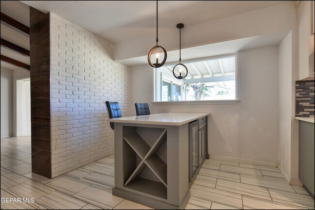 Building Photo - 6209 Heath Way