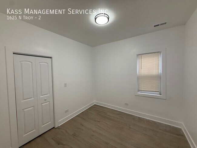 Building Photo - 1625 N Troy-2