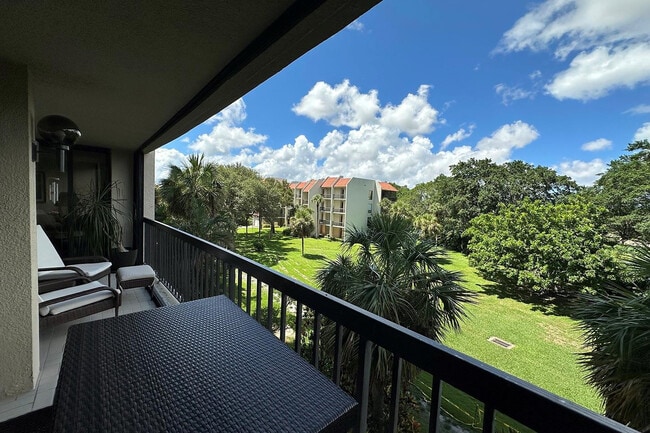 Building Photo - 2480 Presidential Way