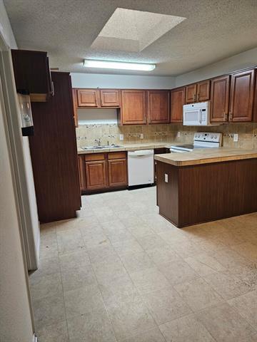 Building Photo - 8025 Summer Sun Dr