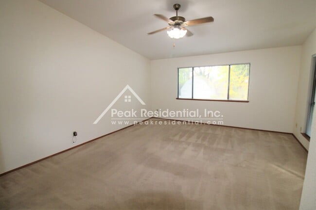 Building Photo - Wonderful Orangevale 4bd/2ba Home with 2 C...