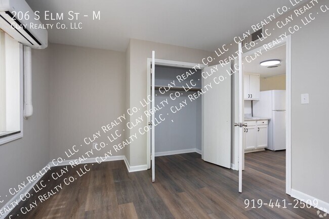Building Photo - 206 S Elm St