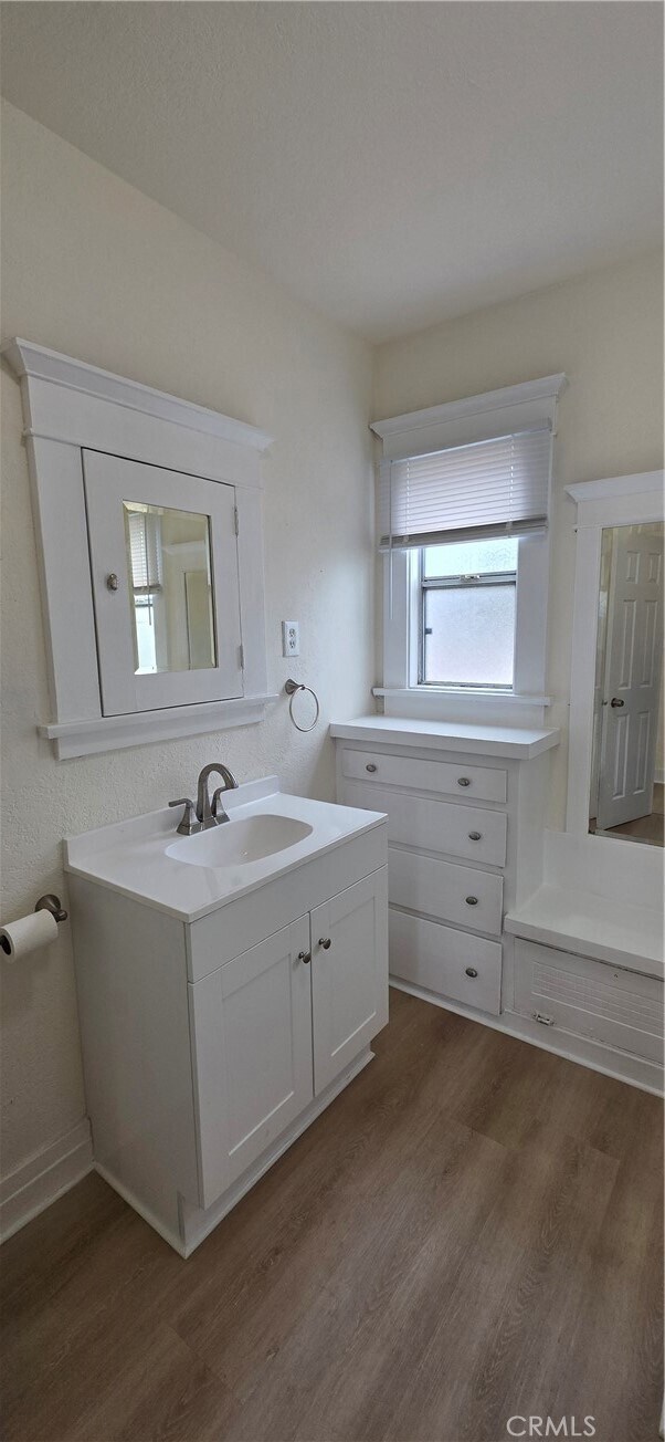 Building Photo - 2838 E 4th St