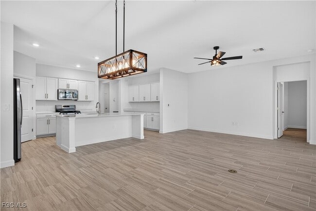 Building Photo - 15015 Bluewater Rd