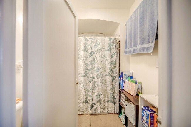 Building Photo - Charming 5-Bedroom Home with Exposed Brick and Modern Upgrades