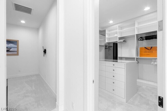 Building Photo - 4315 N Dapple Gray Rd