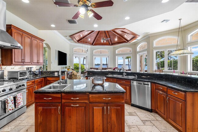 Building Photo - 19022 Loxahatchee River Rd