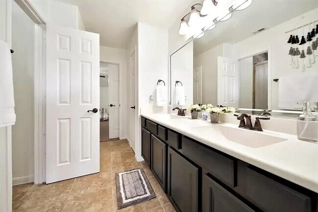 Building Photo - 8133 Tranquil Lake Way