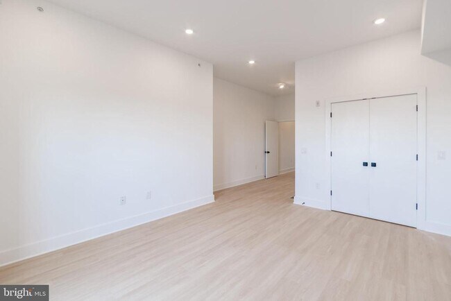 Building Photo - 4408 Lancaster Ave