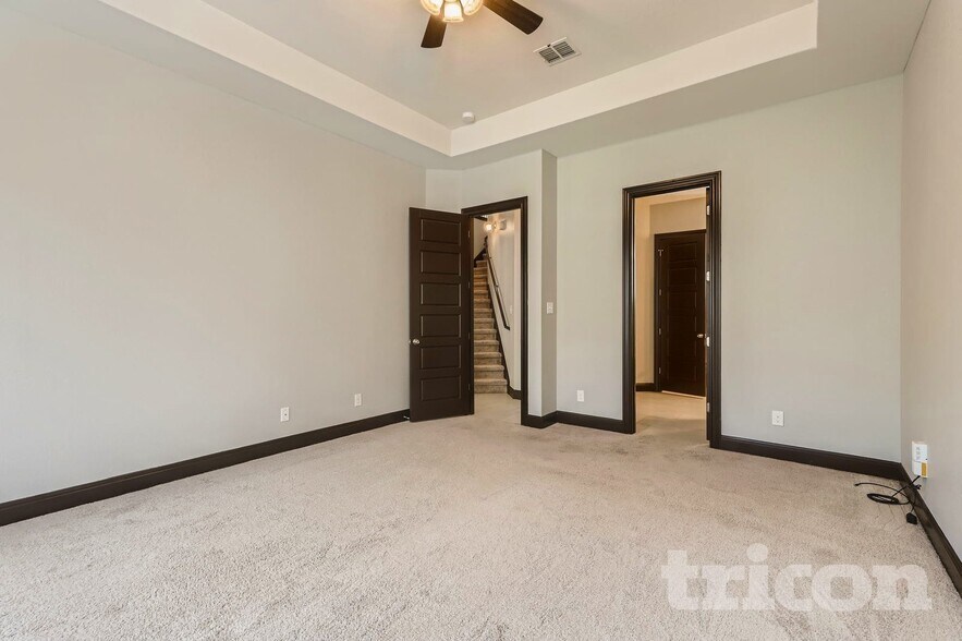 Building Photo - 12427 Loving Ml