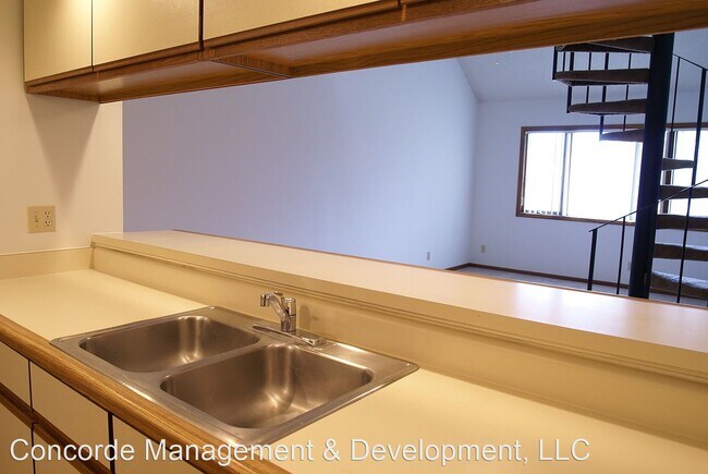 Building Photo - 945 D St