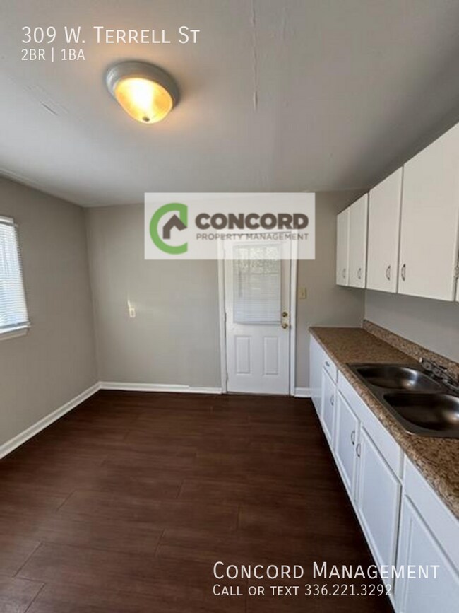 Building Photo - 309 W Terrell St