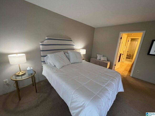 Building Photo - 1120 Beacon Pkwy W