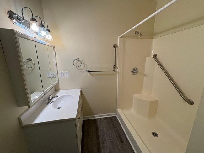 Building Photo - For Rent