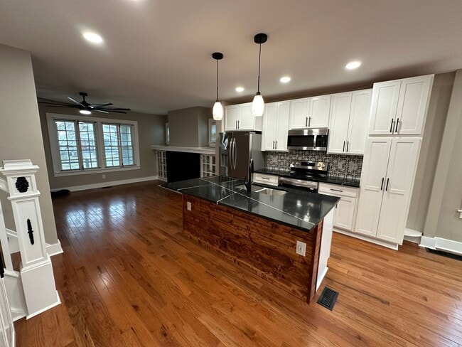 Building Photo - Deming Ave 2697-2699 NSLLC