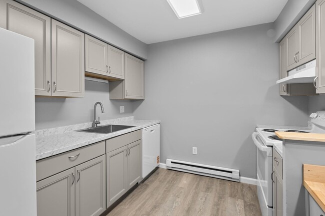Building Photo - 500 NY-299