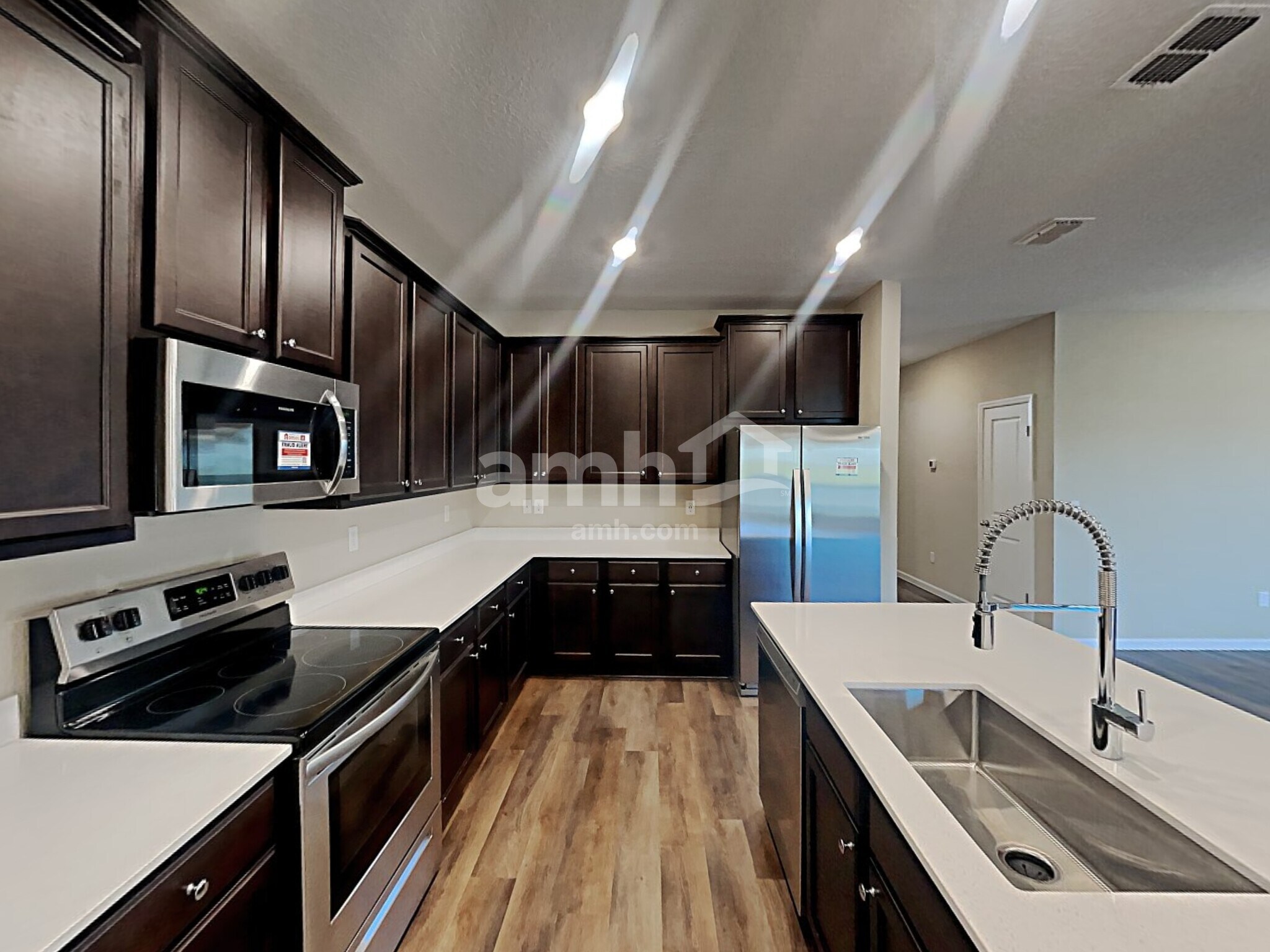 Building Photo - 40 Hemlock Pt