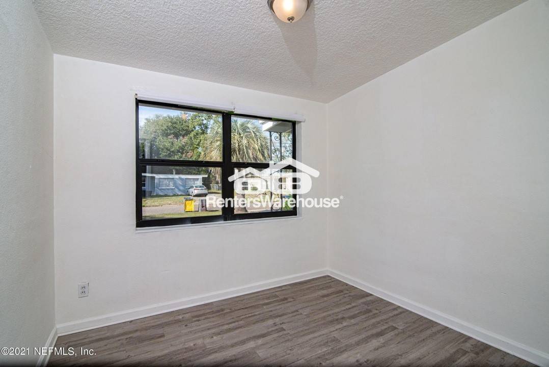 Building Photo - 4611 Marlboro Cir E
