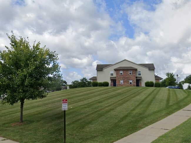 Building Photo - 2900 Heritage Pl